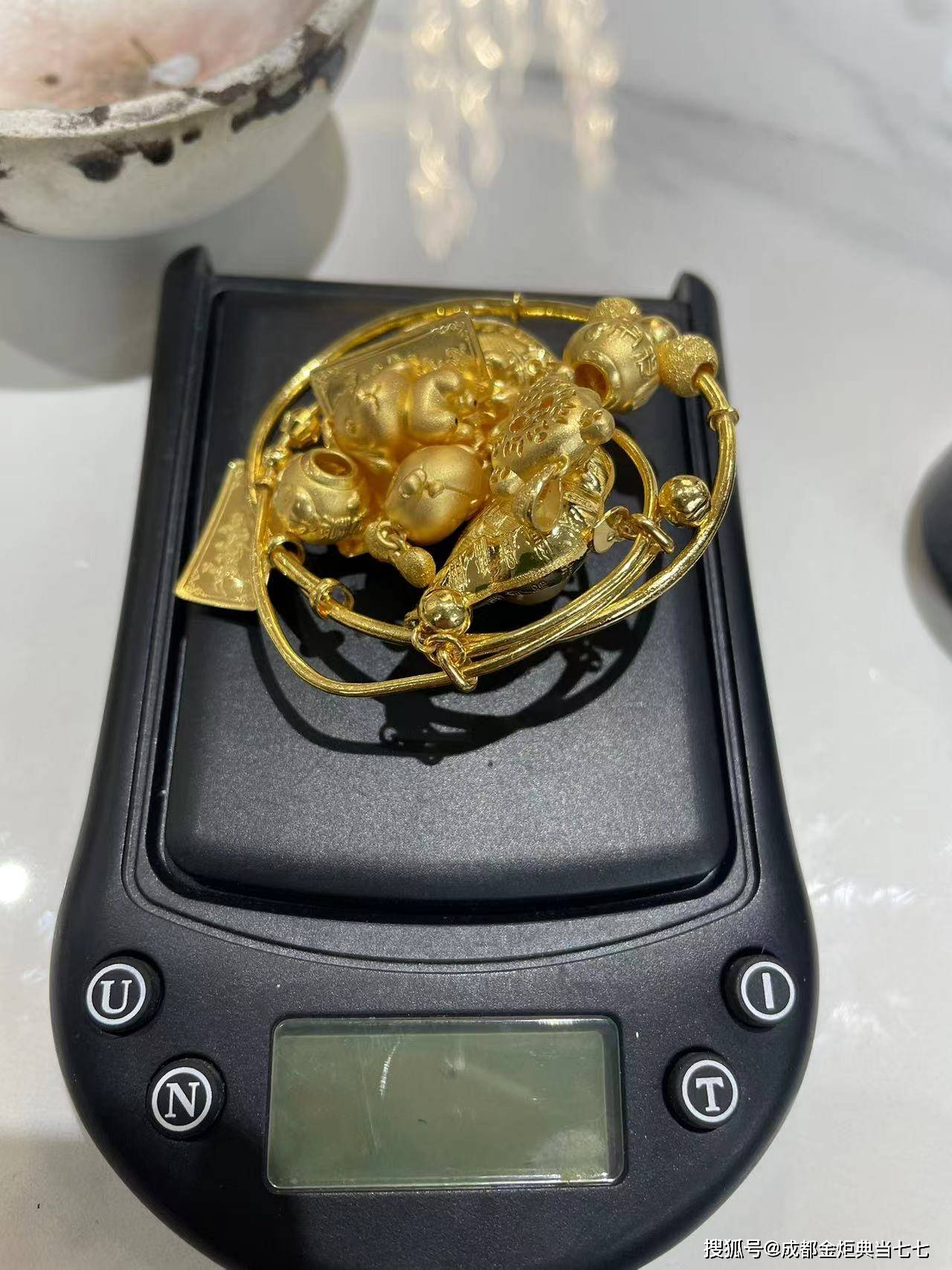安吉最新24小时上门回收金价方法分析(最方便真实的安吉24小时上门回收黄金方法)